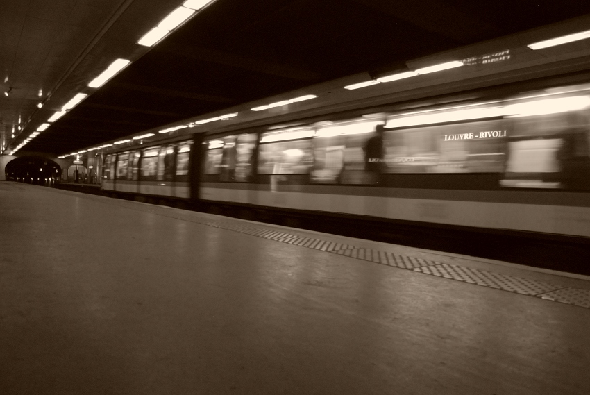 Le métro de Paris, station Louvre-Rivoli