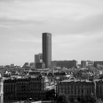 La Tour Montparnasse pointe vers le ciel | fotografie